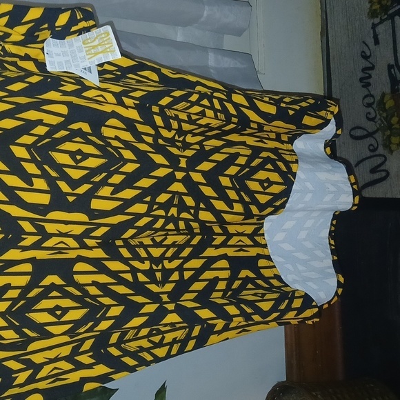 Lularoe Irma - Picture 2 of 7